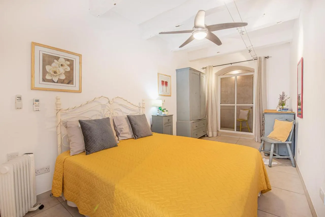 Valletta Ferry Apartment 0*,